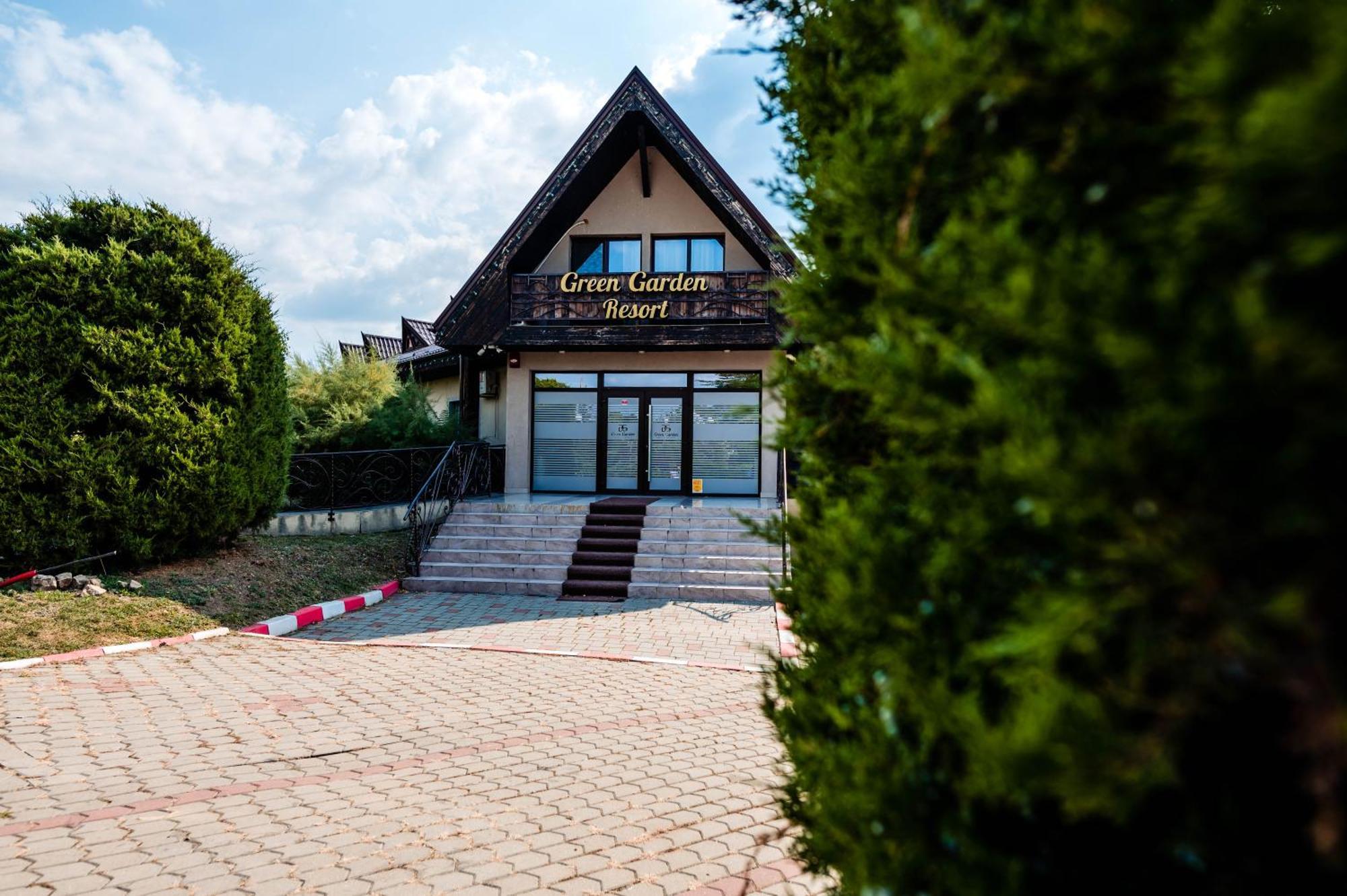 Green Garden Resort Odobesti ภายนอก รูปภาพ