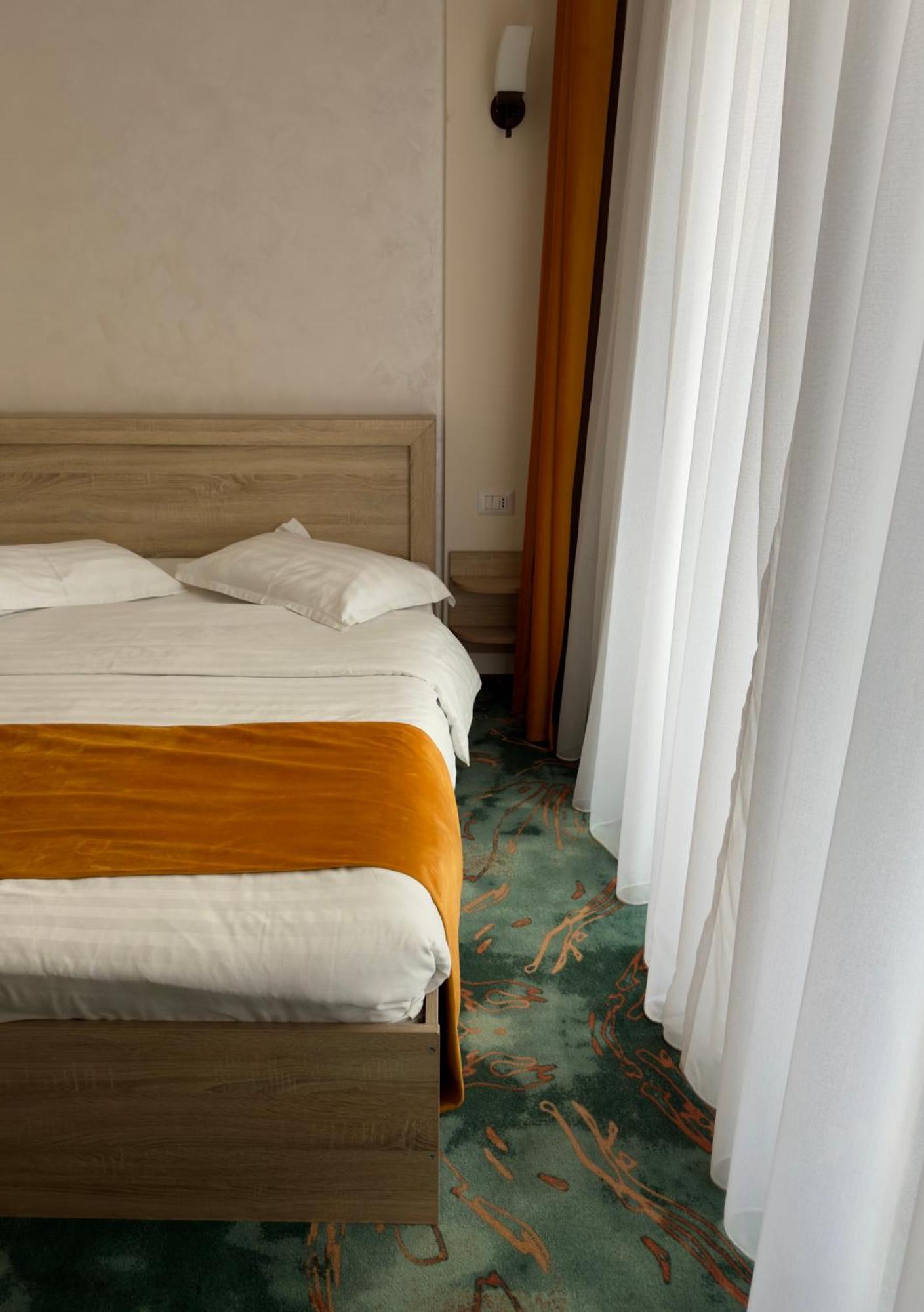 Green Garden Resort Odobesti ภายนอก รูปภาพ