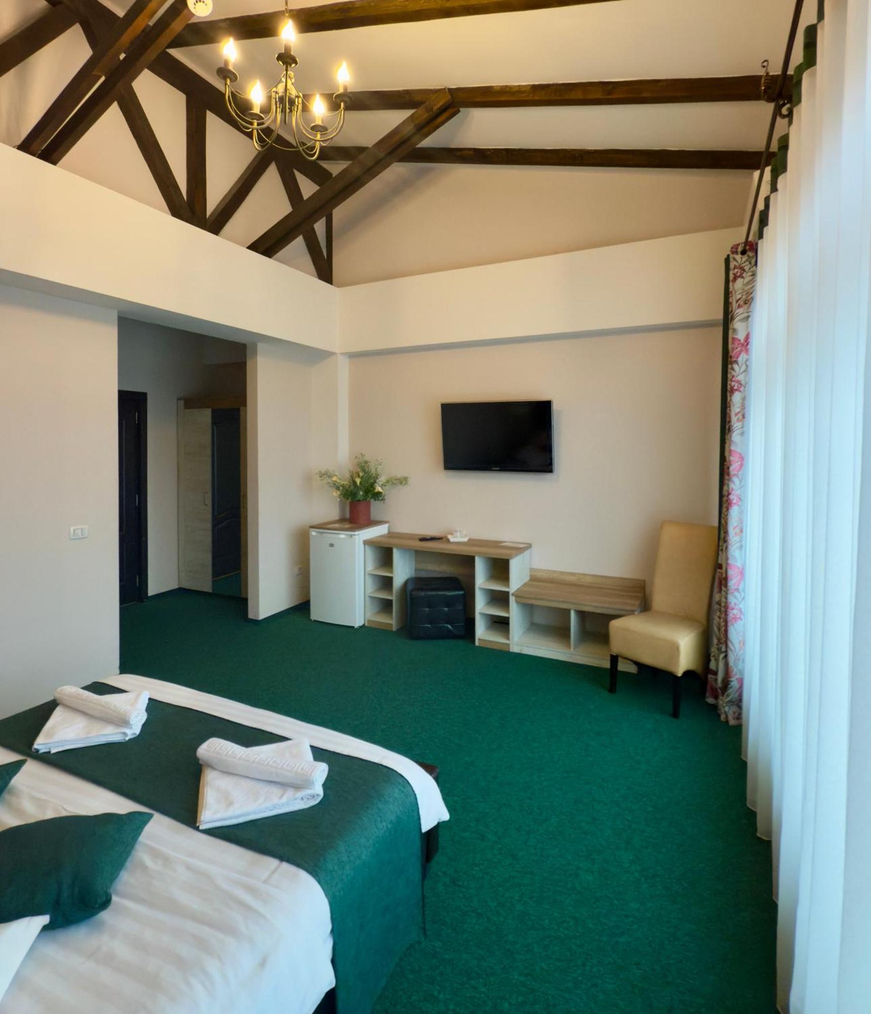 Green Garden Resort Odobesti ภายนอก รูปภาพ