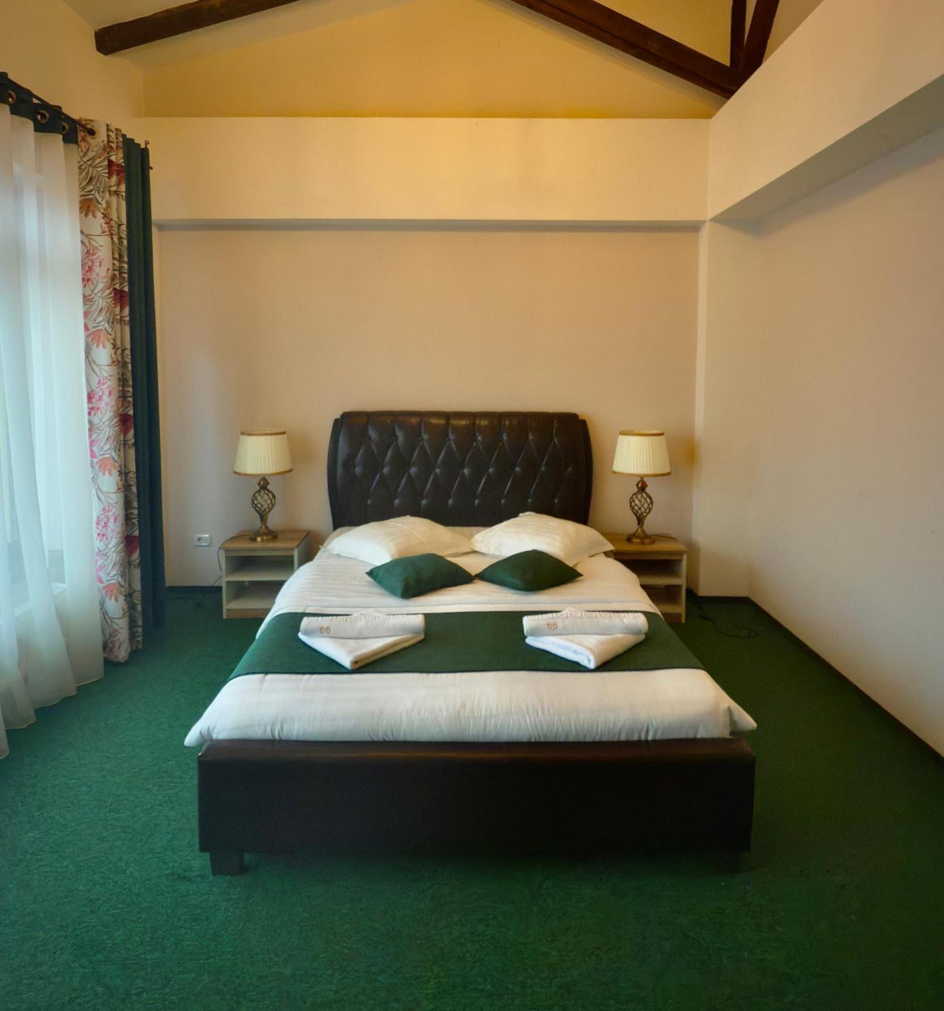 Green Garden Resort Odobesti ภายนอก รูปภาพ